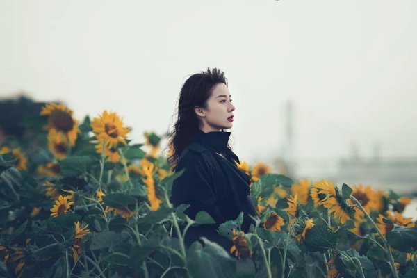 屿科配资 女子忍到女儿高考结束离婚，再嫁苦等20年的初恋，女儿的反应高能：妈，我只有一个爸，你去奔向你的幸福吧！